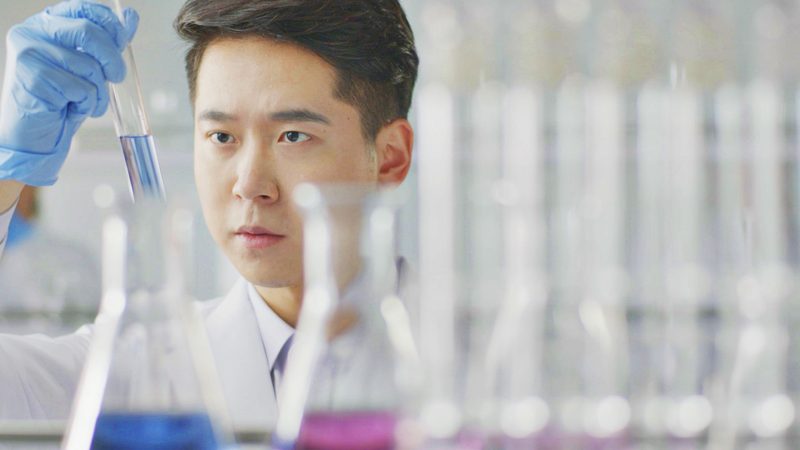 高分子材料与金属材料：优缺点全面解析**